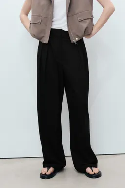 Pantalón pinzas wideleg de Mango en Pantalones para argentina