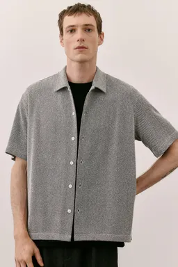 Camisa piqué manga corta de H&M en Camisas para argentina