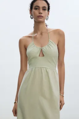 Vestido largo cuello halter de Mango en Vestidos para argentina