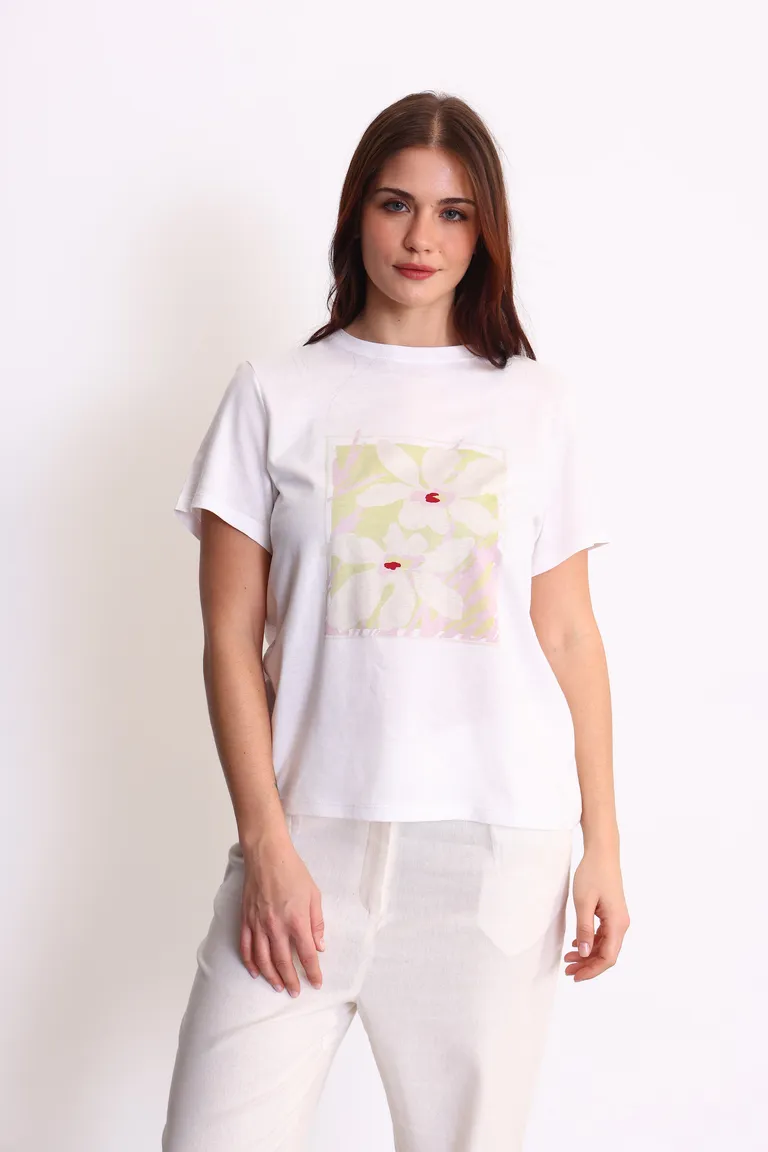 Remera manga corta con estampa floral abstracta diseño moderno de Yagmour en Remeras para argentina
