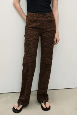 Jeans rectos estampado cebra de Mango en Pantalones para argentina