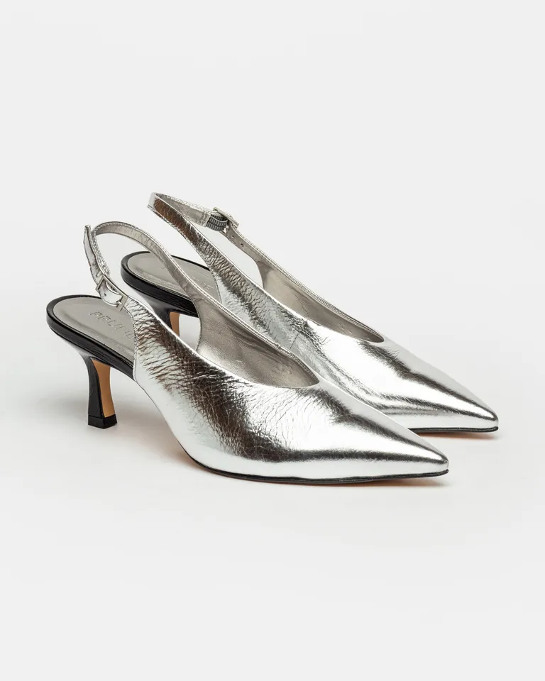 Stilettos en cuero metalizado con diseño arrugado y taco alto de Prüne en Zapatos con Tacos para argentina