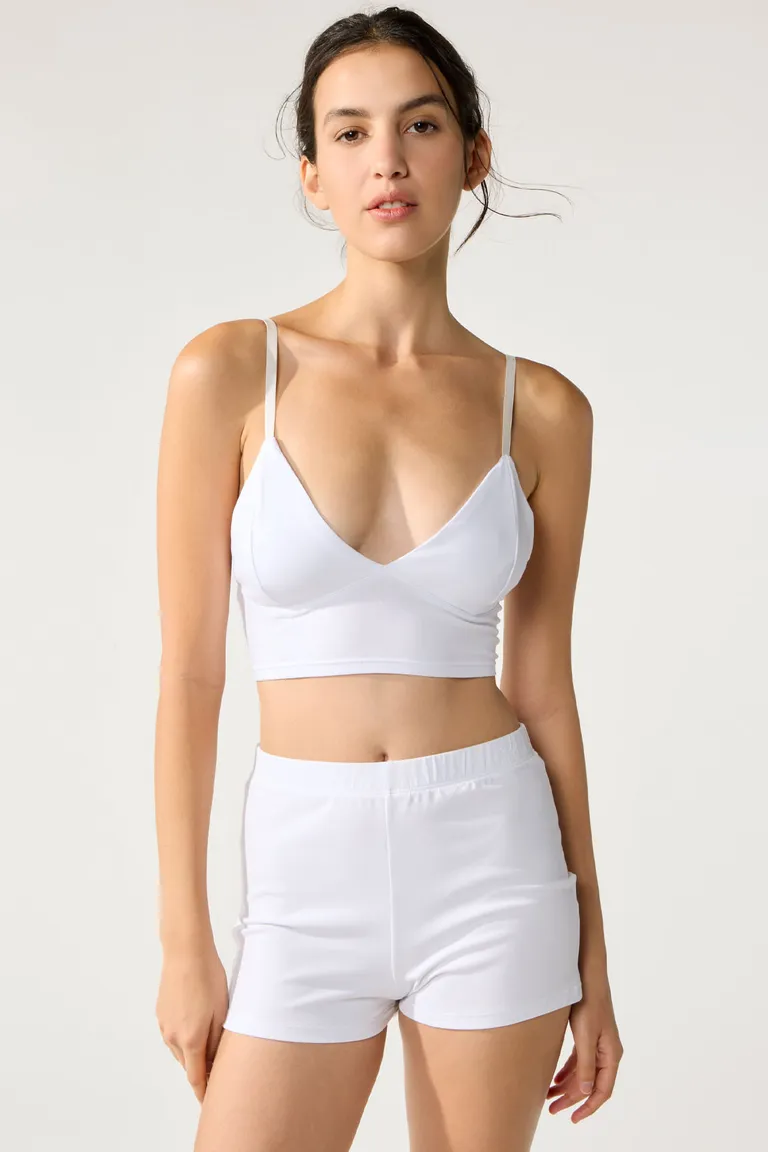 Shorts blancos de tiro alto de corte liso y cintura elastizada de Cuesta Blanca en Shorts para argentina