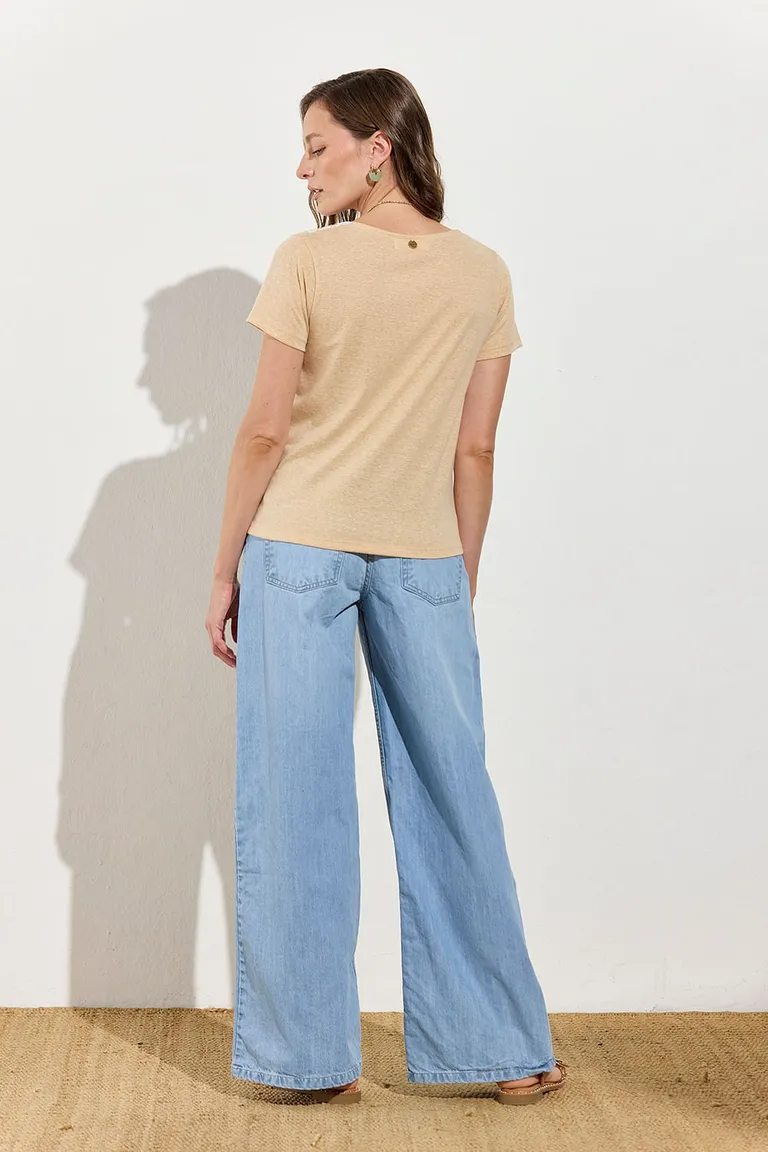 Remera de escote en V con detalles de puntilla en el cuello de Indiastyle en Remeras para argentina