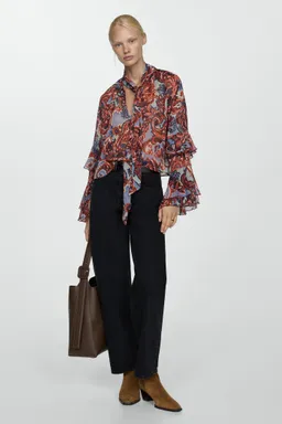 Blusa paisley con volantes de Mango en Blusas para argentina