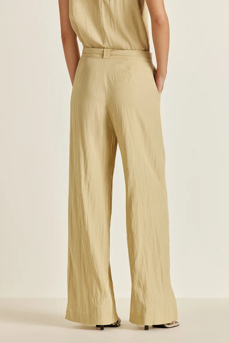 Pantalón en género texturizado de corte relajado y cierre ajustable en la cintura de Tucci en Pantalones para argentina