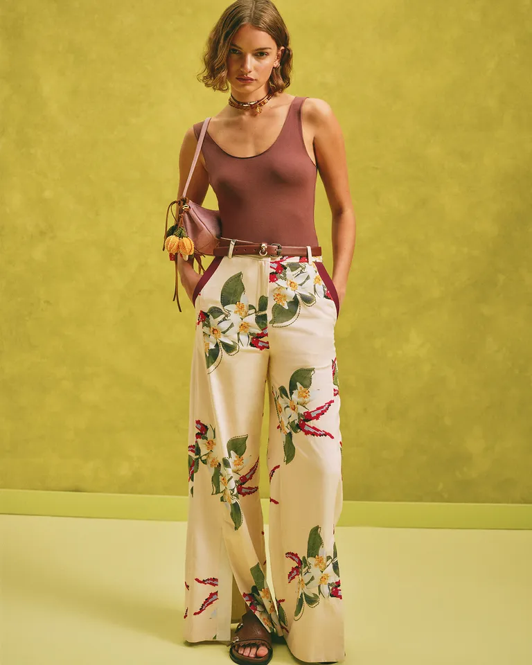 Pantalón de pierna ancha con estampado floral y cintura con lazo de Jazmin Chebar en Pantalones para argentina