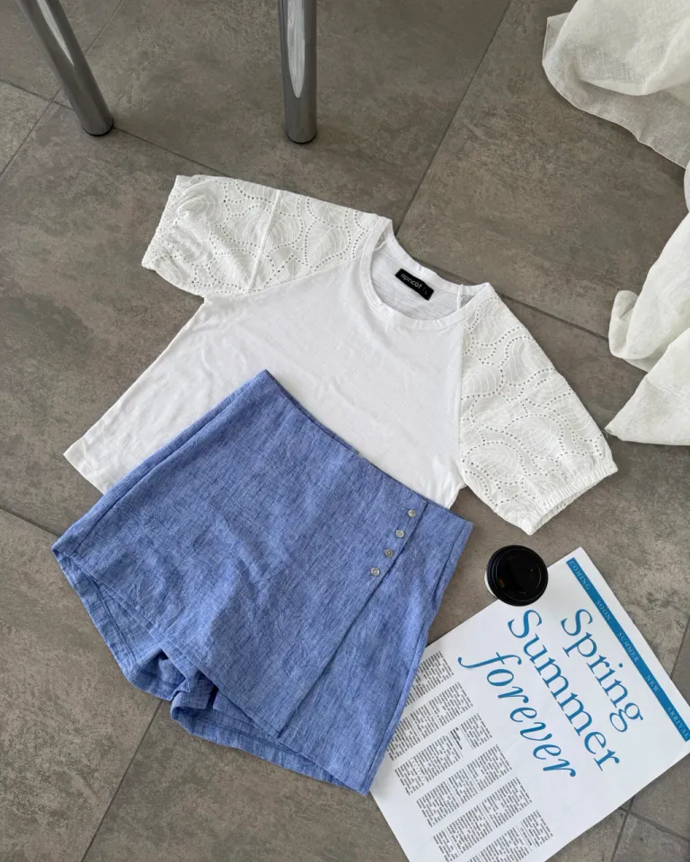 Remera blanca básica y elegante para mujeres de Apricot en Remeras para argentina