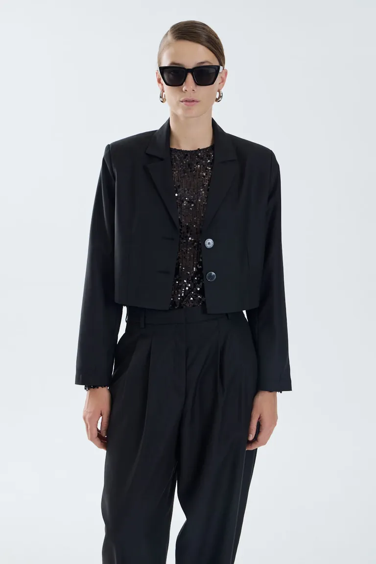 Blazer sastrero corto de corte sastrero con solapas y abotonadura simple a la cintura de Portsaid en Blazers para argentina