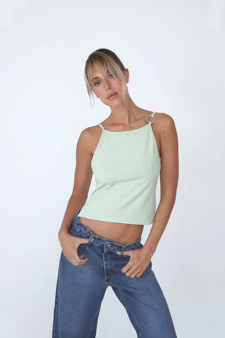 Top sin mangas corto en color verde claro para mujer de Naíma en Tops para argentina