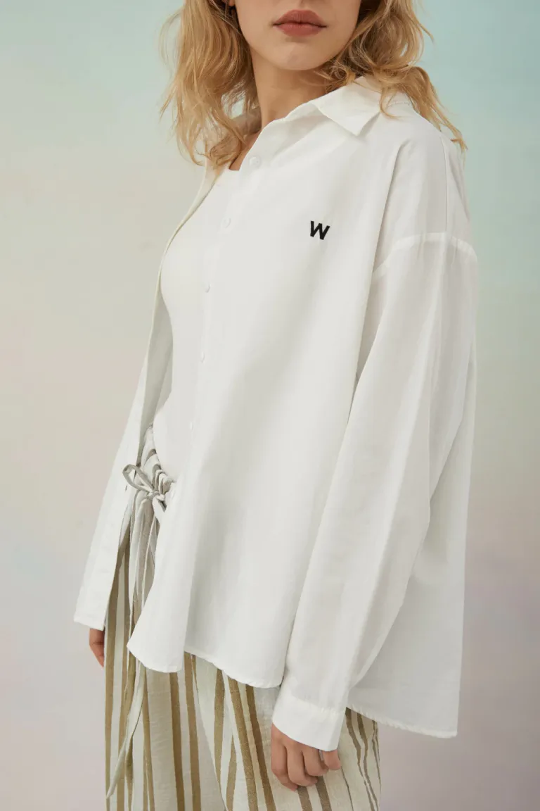 Camisa blanca de corte amplio y mangas holgadas para mujer de Apricot en Camisas para argentina