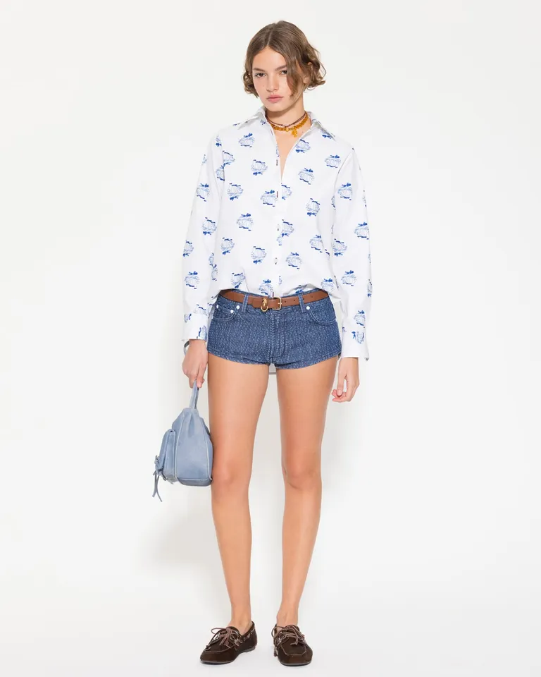 Camisa de mujer con estampado exclusivo y detalles refinados de Jazmin Chebar en Camisas para argentina