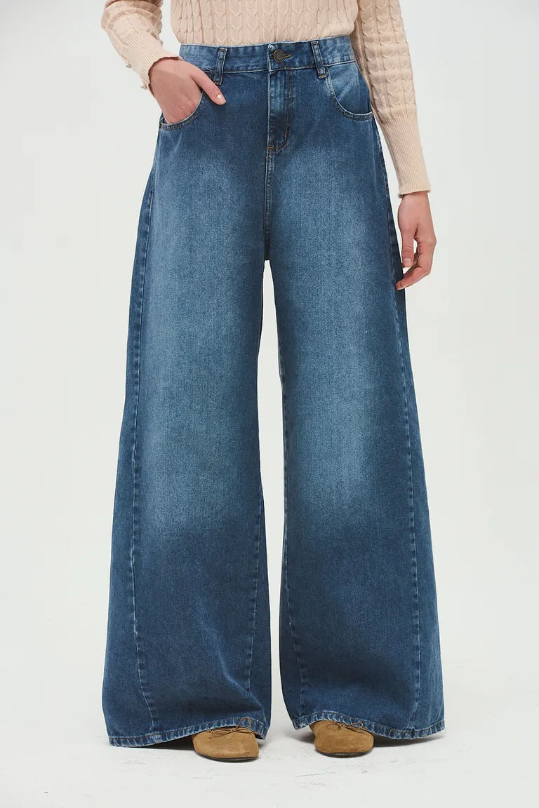 Pantalón de mujer tiro alto con corte baggy y piernas amplias de calce holgado de Sweet en Pantalones para argentina
