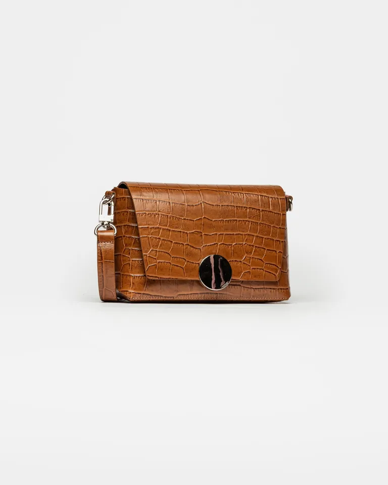 Bandolera de cuero croco con herraje circular magnético de Prüne en Bolsos y Carteras para argentina