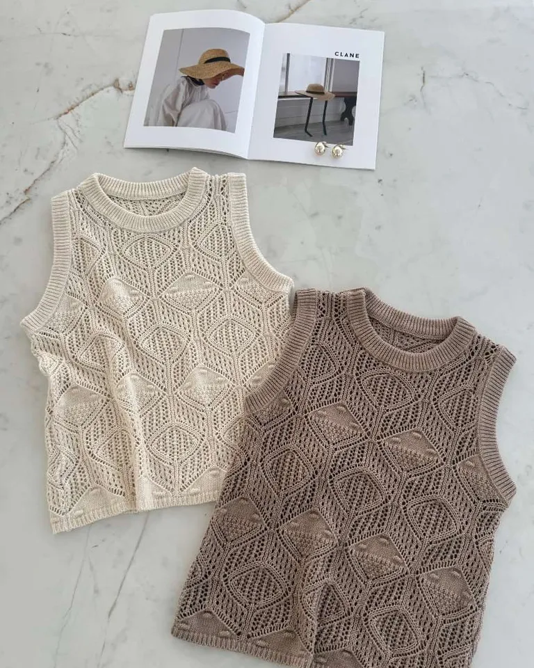Top tejido a mano con diseño de rombos en tono beige de Hesed en Tops para argentina