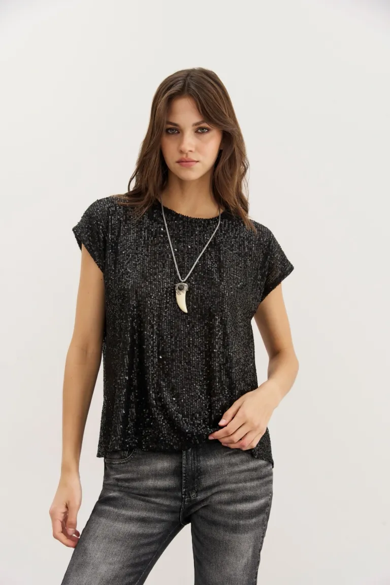 Remera con aplicación de lentejuelas, diseño suelto y elegante para tu estilo nocturno de Rapsodia en Remeras para argentina