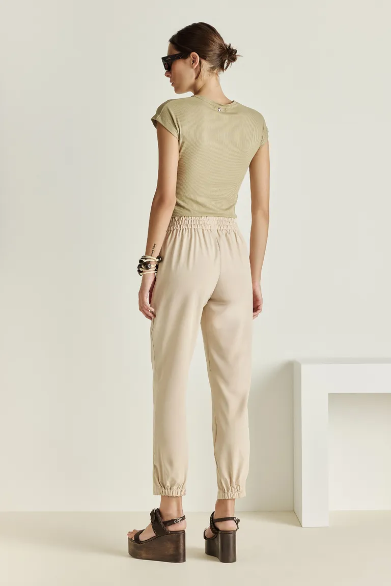 Pantalón babucha de cintura elástica para mujer, prenda versátil y cómoda de Tucci en Pantalones para argentina