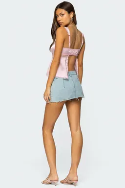 Top satinado loryn detalle encaje de Edikted en Tops para argentina