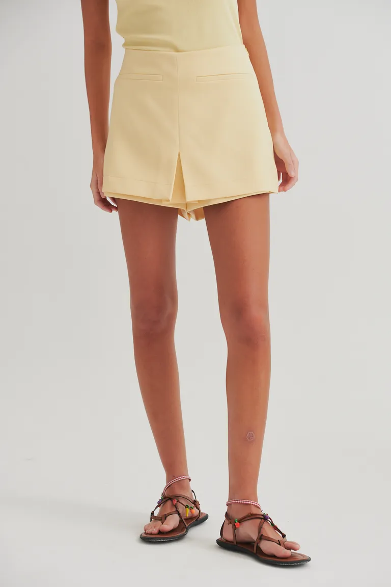 Mini Falda Selene: Elegancia y Versatilidad en un Diseño Minimalista de Sweet en Faldas para argentina