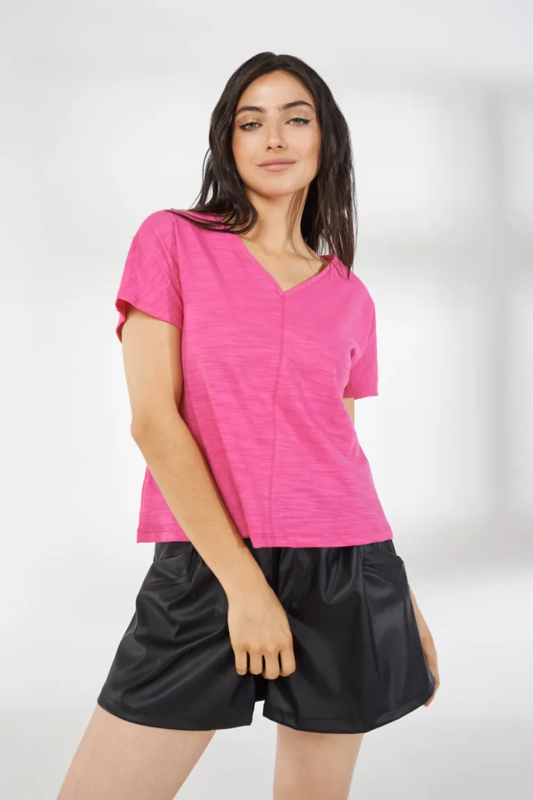 Remera básica de algodón de diversos colores vibrantes para el día a día de Apricot en Remeras para argentina