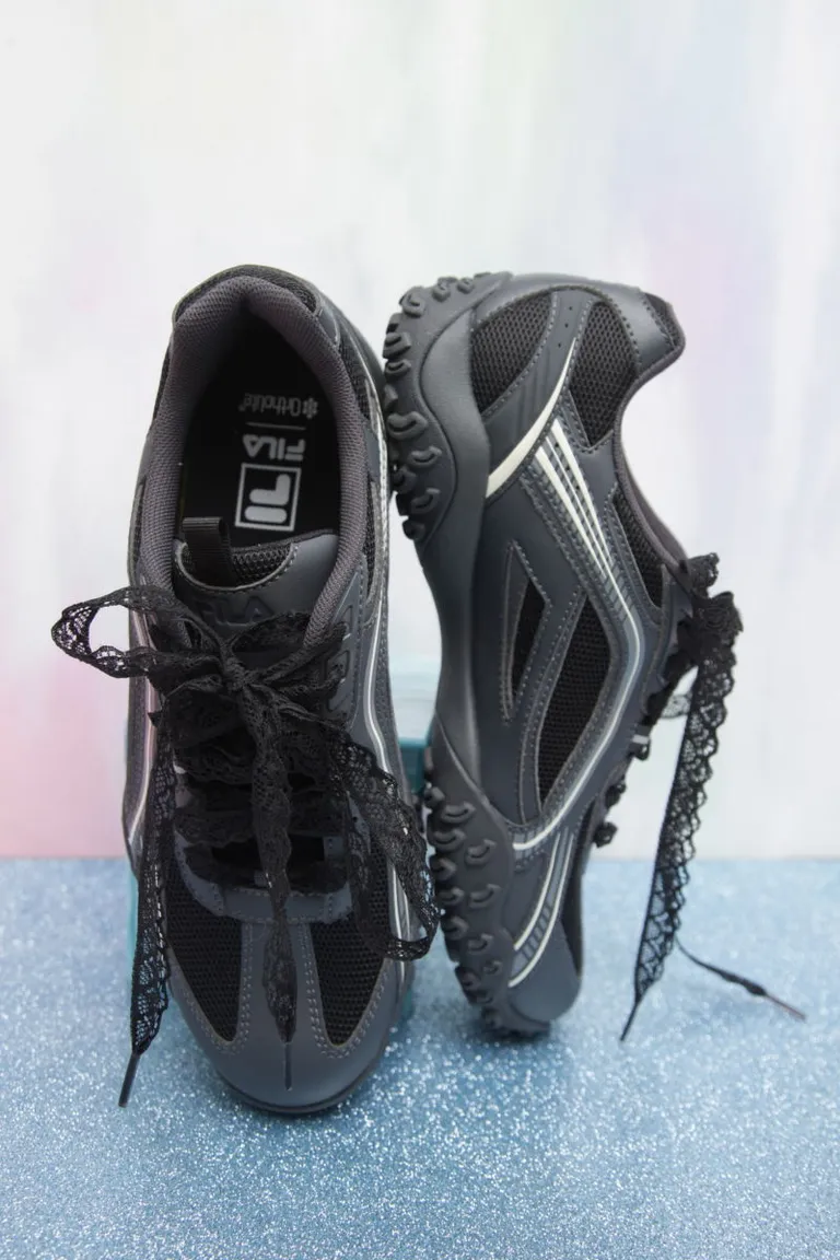 Fila Echappe: Zapatillas de mujer que fusionan el balletcore con el streetstyle de Las Pepas en Zapatillas para argentina