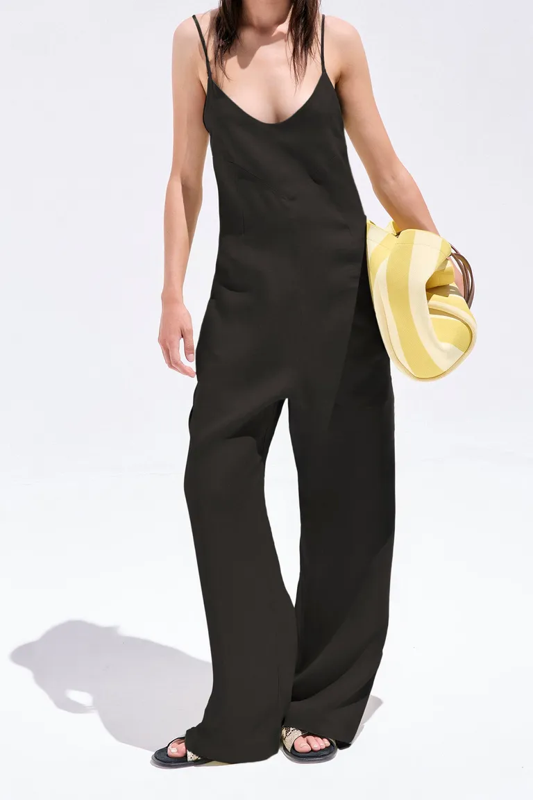 Vestido de lino de corte recto y breteles regulables de Maria Cher en Vestidos para argentina