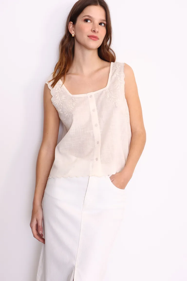 Blusa Elisa de algodón slub con bordado artesanal en el escote de Yagmour en Blusas para argentina