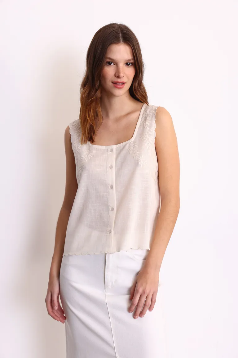 Blusa Elisa de algodón slub con bordado artesanal en el escote de Yagmour en Blusas para argentina