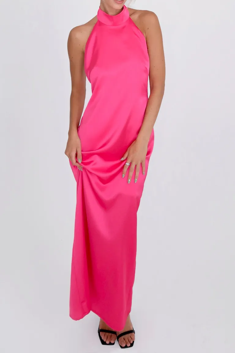 Vestido largo de satén con escote halter y tajo lateral en color rosa de Naíma en Vestidos para argentina