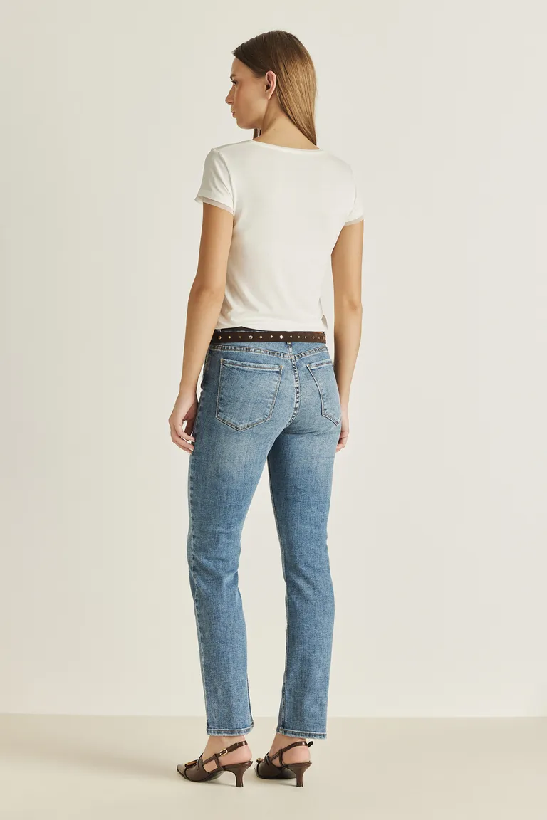 Remera blanca con detalles de género traslúcido y logo en relieve de Tucci en Remeras para argentina