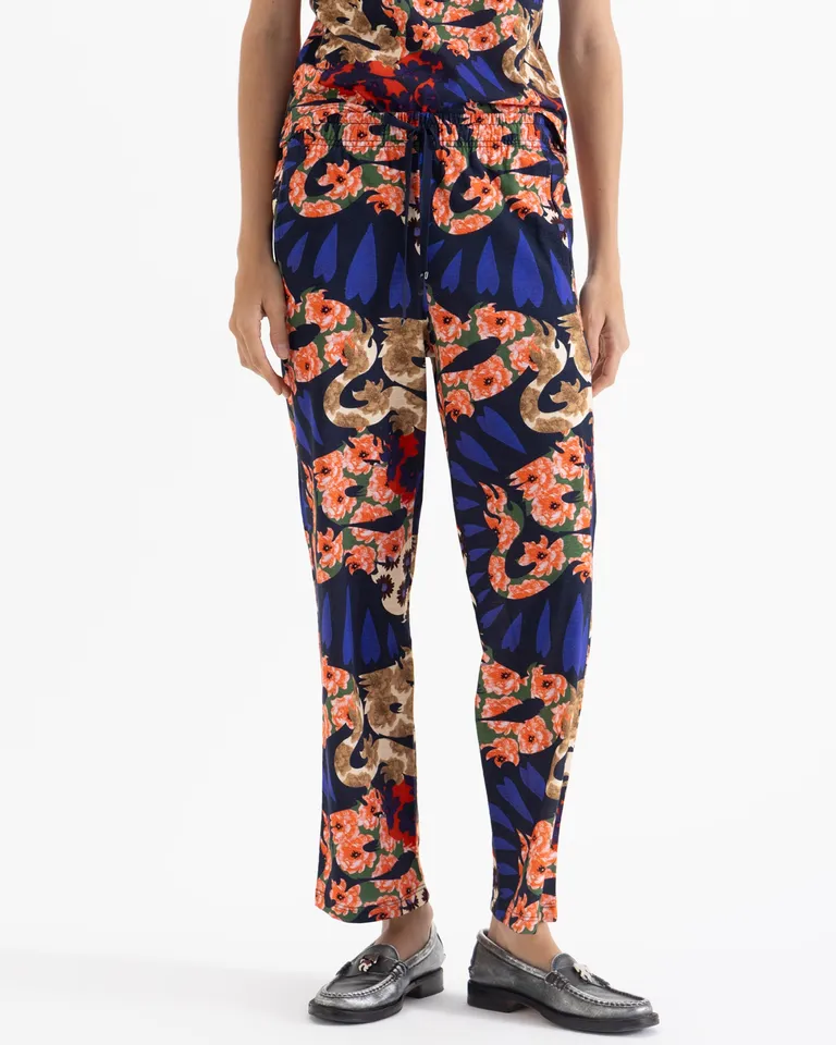 Pantalón babucha de tiro medio con cintura elástica y ajuste mediante cordón en corte recto de Jazmin Chebar en Pantalones para argentina