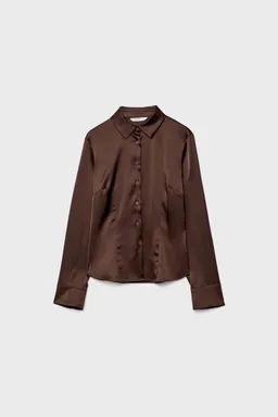 Camisa entallada satinada de Stradivarius en Camisas para argentina