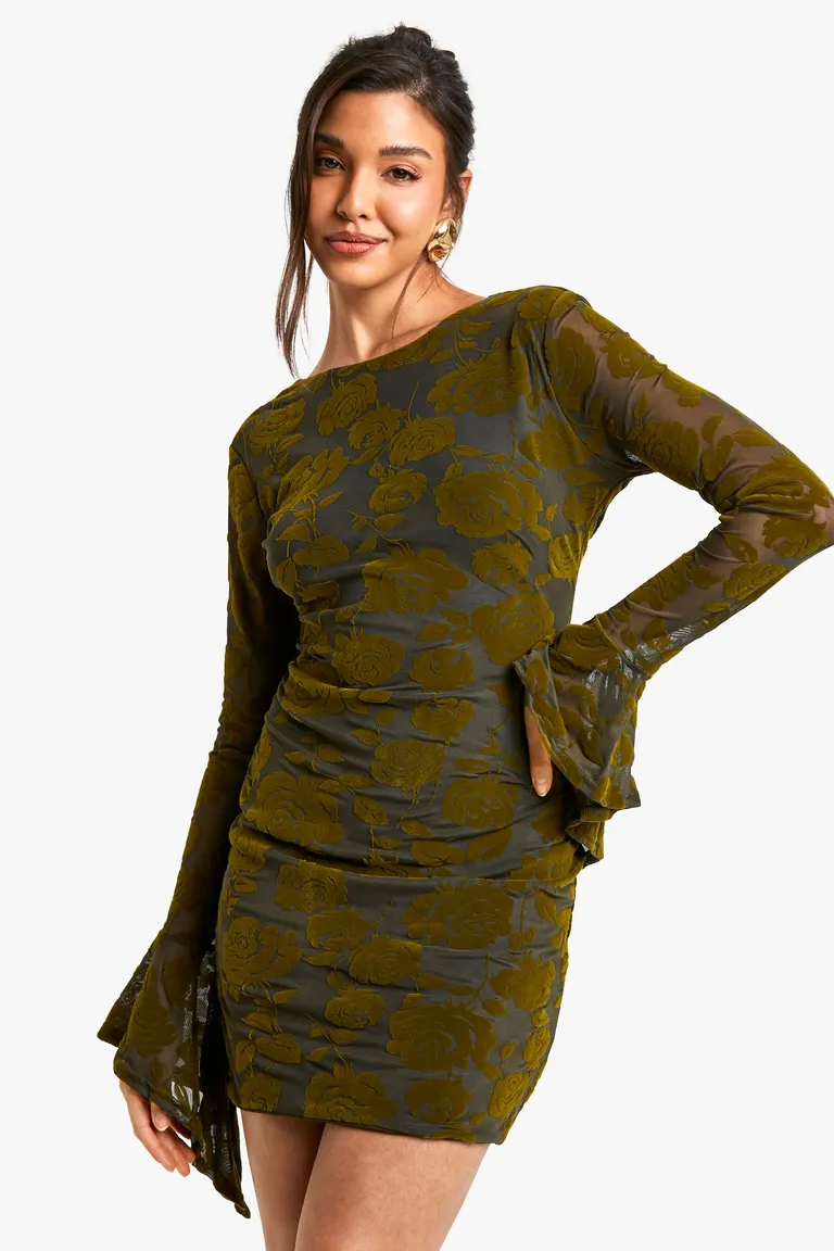 Mini Vestido Devoré Mangas Acampanadas de Boohoo Vestidos Khaki