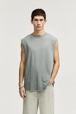 Remera sin mangas lavada de Pull&Bear en Remeras y Polos para argentina