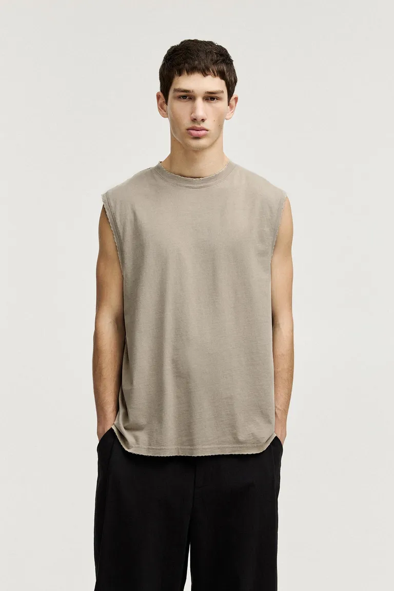 Remera sin mangas lavada de Pull&Bear en Remeras y Polos para argentina