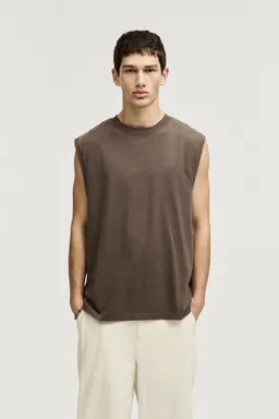 Remera sin mangas lavada de Pull&Bear en Remeras y Polos para argentina