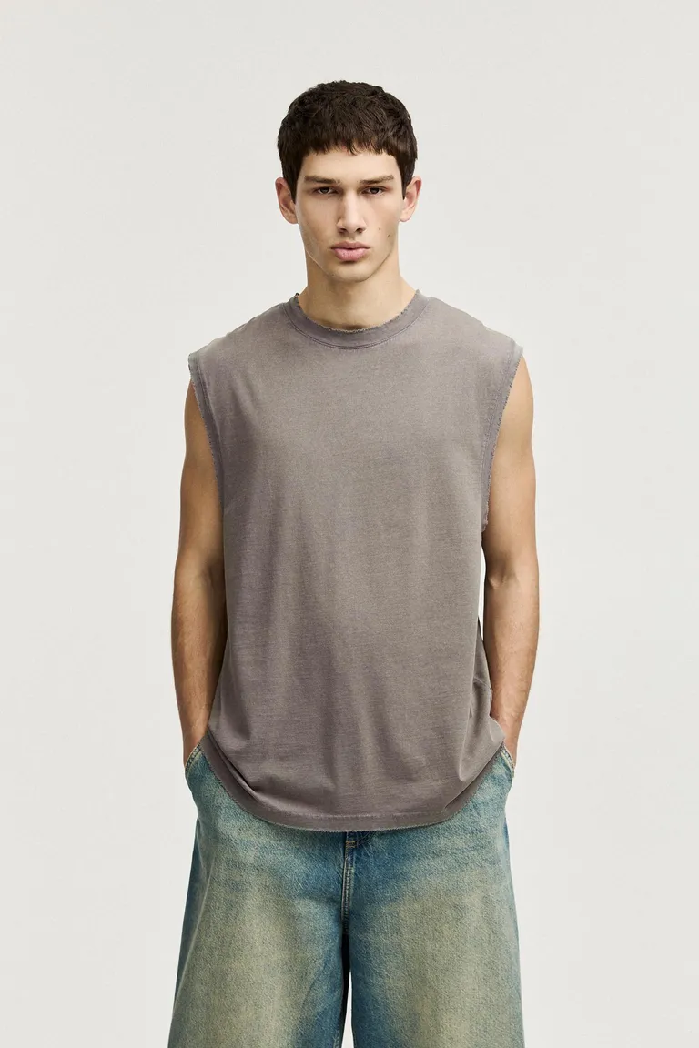 Remera sin mangas lavada de Pull&Bear en Remeras y Polos para argentina