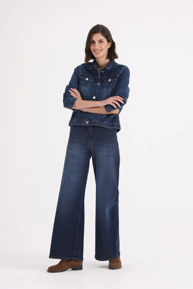 Campera de jean azul de corte regular con bolsillos y botones metálicos para mujer de Yagmour en Chaquetas para argentina