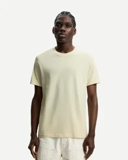 Remera manga corta básica de Bershka en Remeras y Polos para argentina