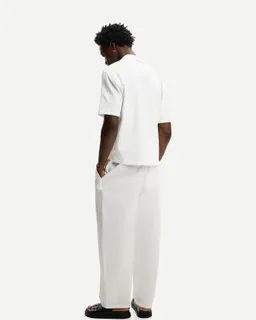 Pantalón baggy jogger plisado de Bershka en Pantalones para argentina