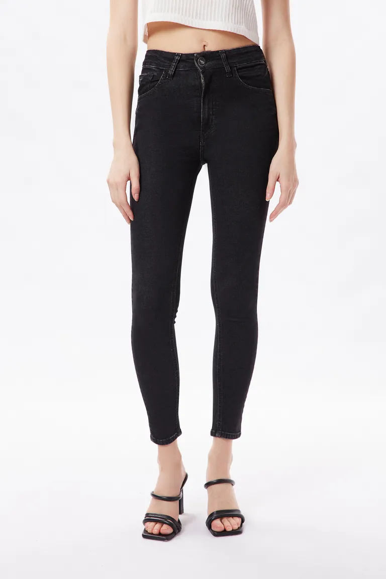 Pantalones Skinny de Cintura Alta en Color Negro para Mujer de Naíma en Pantalones para argentina