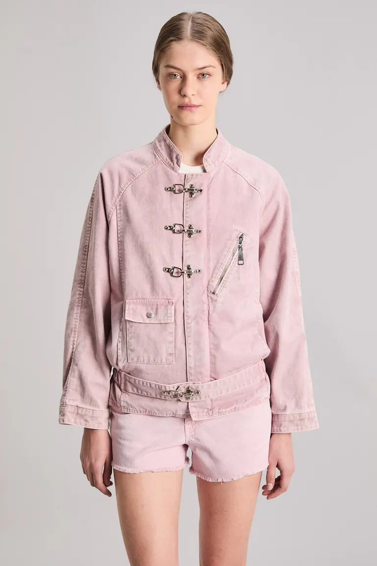 Chaqueta rosa con detalles en mosquetones metálicos y ajuste en la cintura de Kosiuko en Chaquetas para argentina