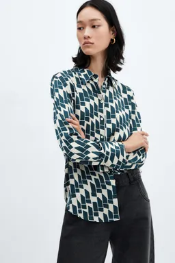 Camisa fluida satinada de Mango en Camisas para argentina