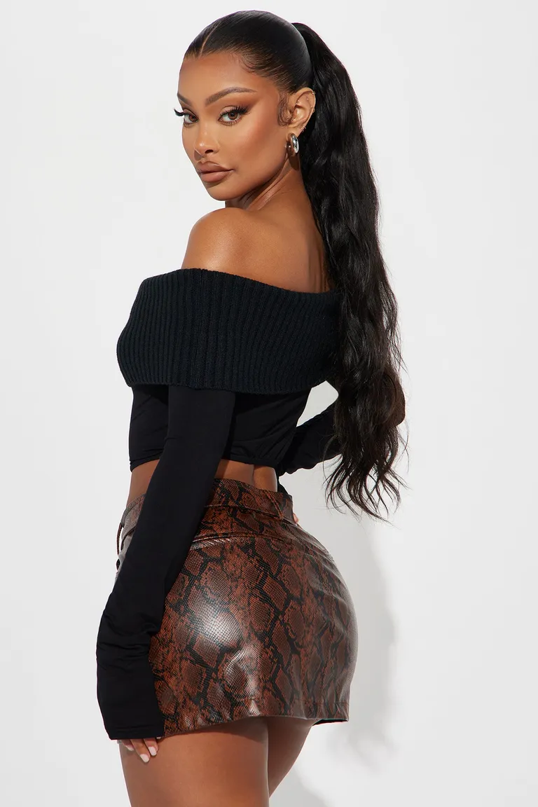 Sweater hombros descubiertos de Fashion Nova en Buzos y Sweaters para argentina