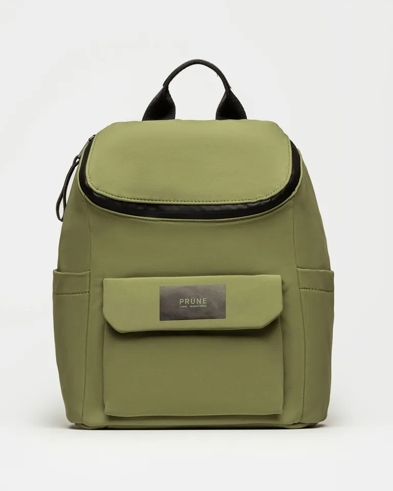 Mochila Adventure de Nylon con Detalles en Negro y Amplio Espacio Interior de Prüne en Mochilas para argentina