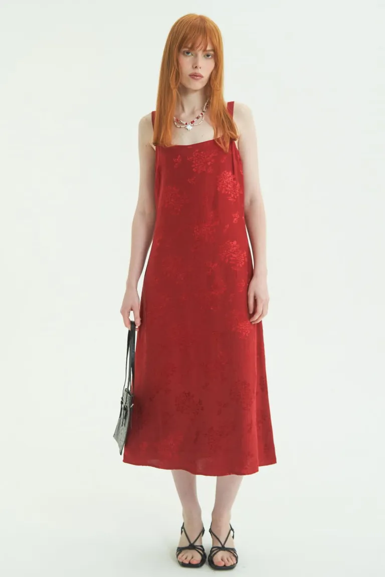 Vestido midi de jacquard satinado con estampado floral y escote profundo redondeado de Las Pepas en Vestidos para argentina