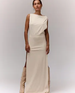 Maxi cuello barco con abertura de Musera en Vestidos para argentina