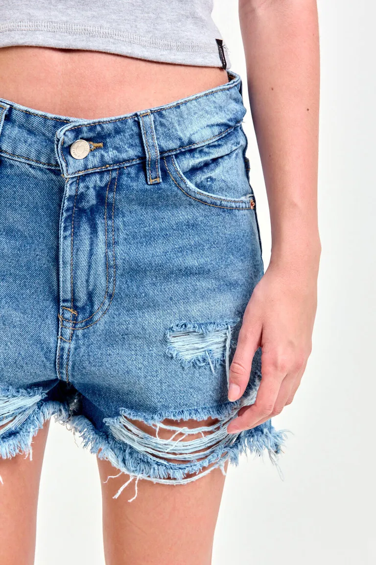 Shorts de denim rígido con detalles artesanales y calce relajado de 47 Street en Shorts para argentina