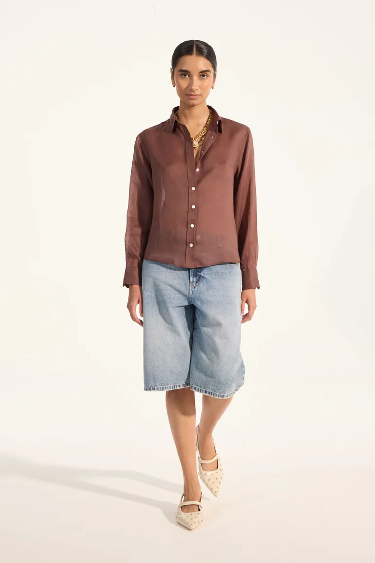 Camisa de ramio de corte amplio, una prenda natural y fresca para tu armario de Portsaid en Camisas para argentina