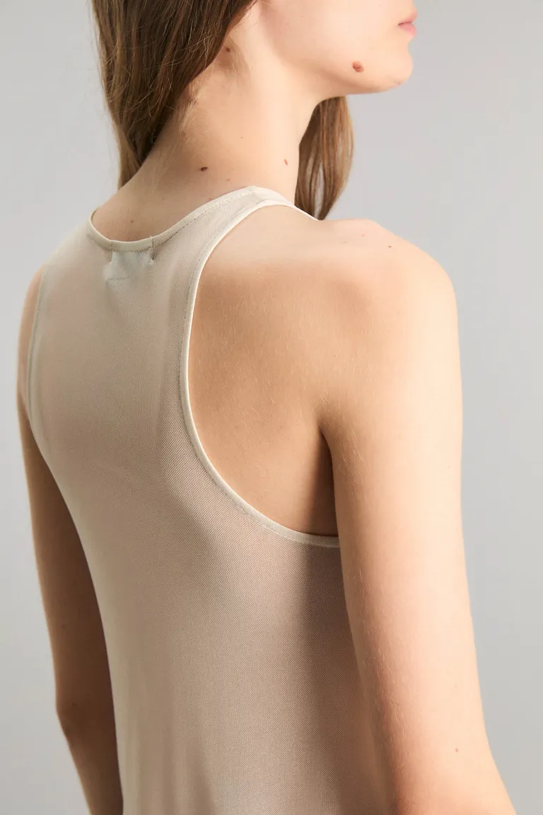 Musculosa de tul con detalles de brillos y ajuste slim de Kosiuko en Tops para argentina